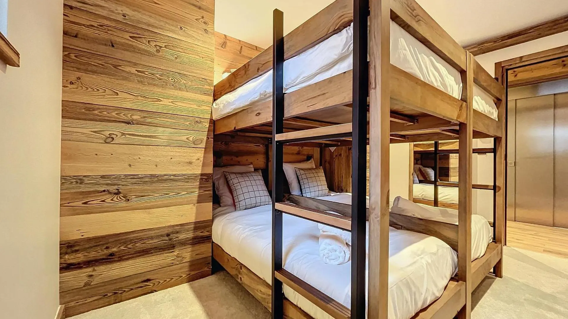Chalet Meribel, 11 Pieces, 15 Personnes - Fr-1-688-79